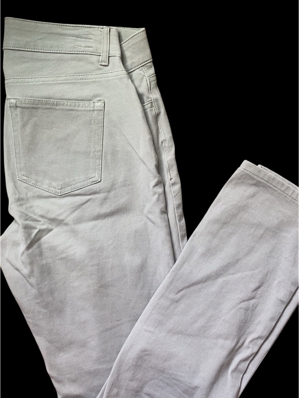 Women’s Chaps Soft cream pants. So nice and comfortable! Size 4